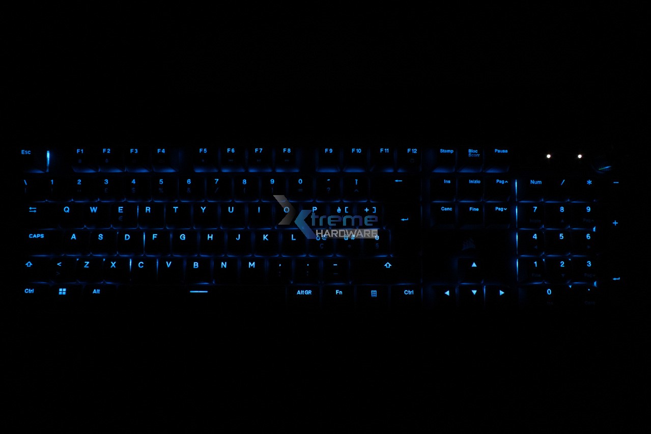 Corsair K70 CORE LED 2 3077d